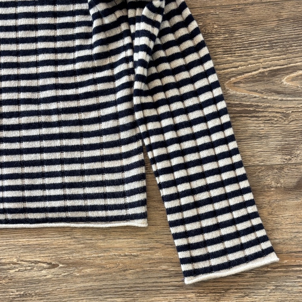 Velvet by Graham & Spencer Monica 100% Cashmere Sweater Women's Size Small - Picture 5 of 11